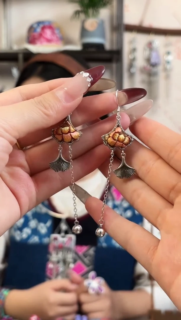 织绣民族风非遗老绣饰品