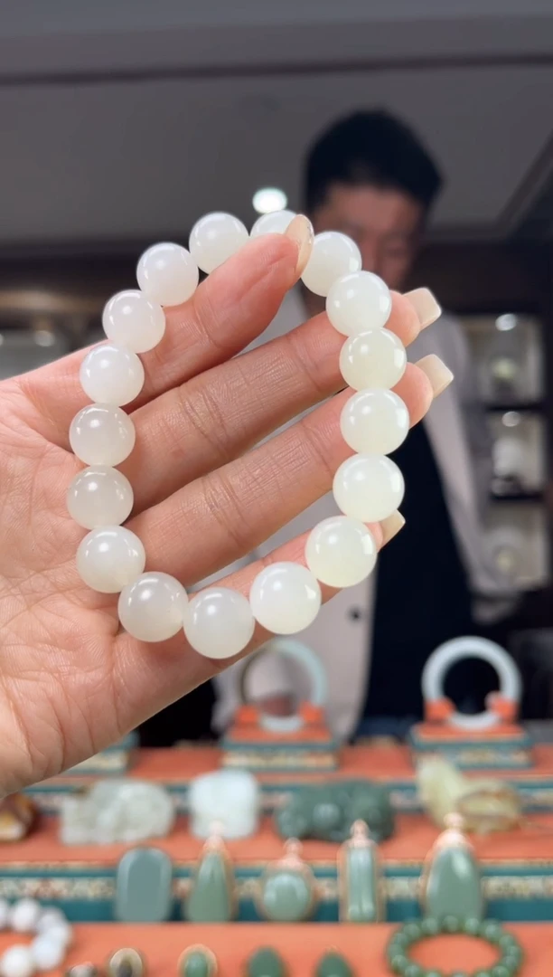 颈饰未镶嵌和田玉佩佩12mm左右