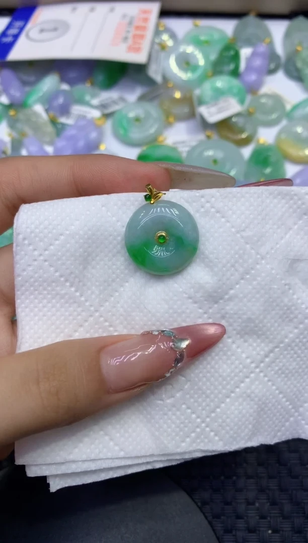 颈饰18K金镶嵌翡翠天然缅甸A货翡翠