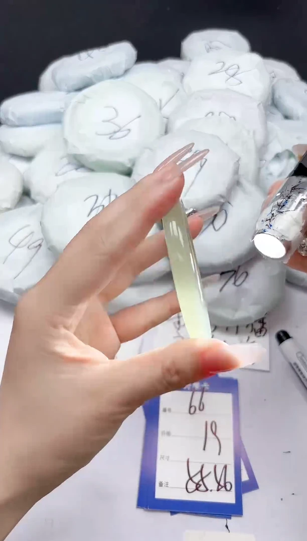 未镶嵌手镯石英质玉66/5556