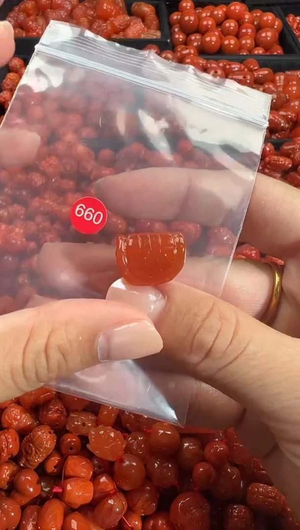 颈饰未镶嵌南红玛瑙1