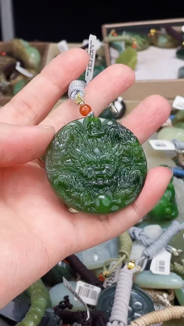 颈饰未镶嵌和田玉1