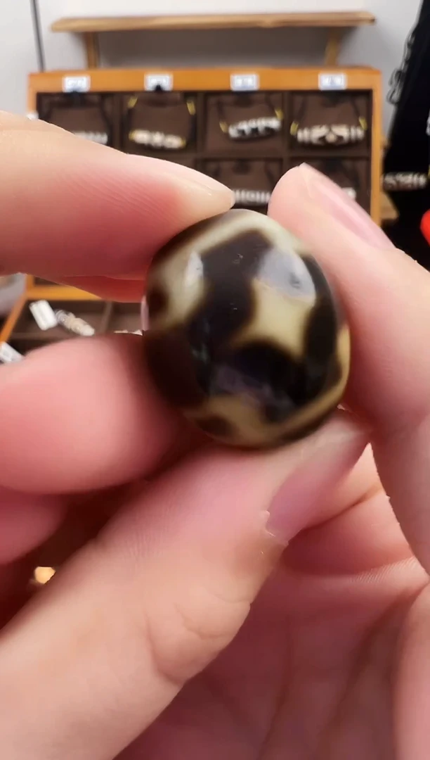 玛瑙/玉髓（覆膜）颈饰未镶嵌沉***牛23.（微瑕随机发货）