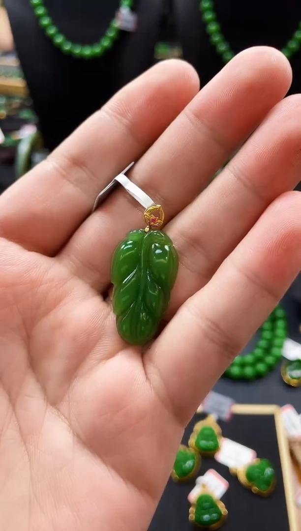 【闪购商品】和田玉吊坠18K金镶嵌多样性发一