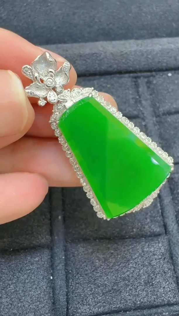 翡翠18K金镶嵌吊坠(不含链)多样性团购发一件