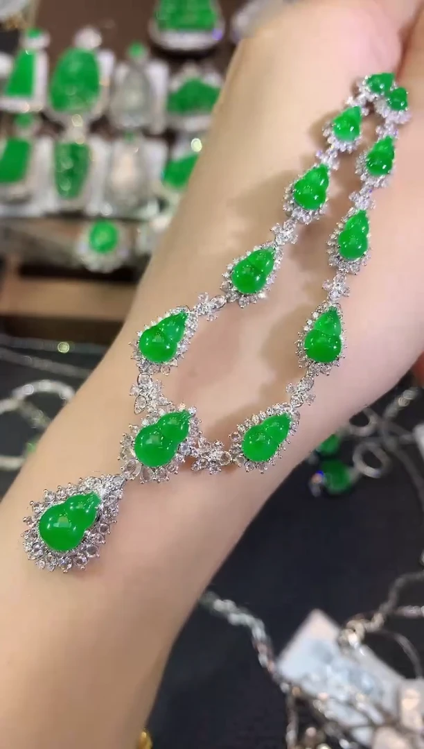 套链18K金镶嵌翡翠A48