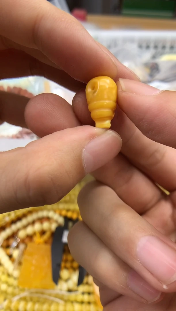 裸石蜜蜡未镶嵌三通