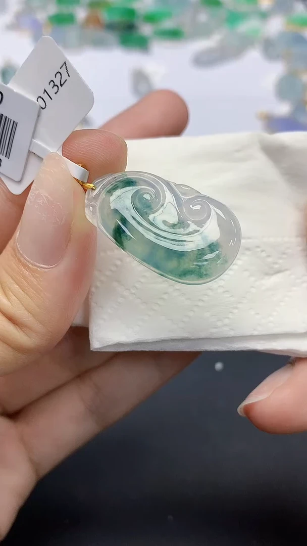 翡翠18K金镶嵌颈饰天然缅甸a货翡翠