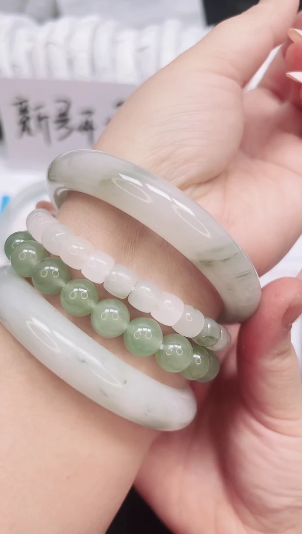 未镶嵌手镯石英质玉183-62.2