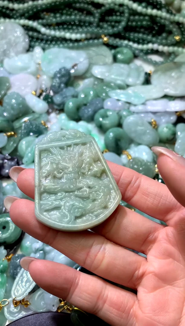 吊坠(不含链)未镶嵌翡翠1