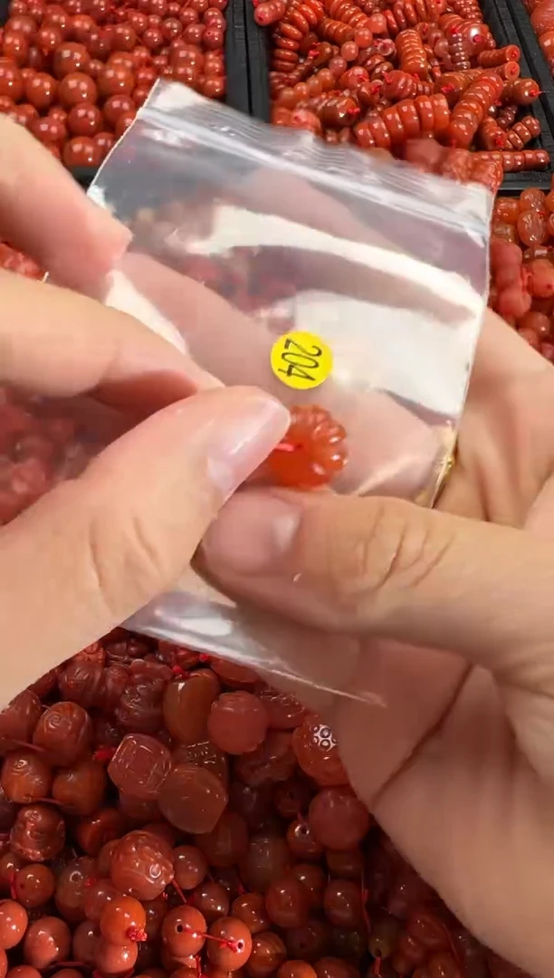 【闪购商品】南红玛瑙颈饰未镶嵌1