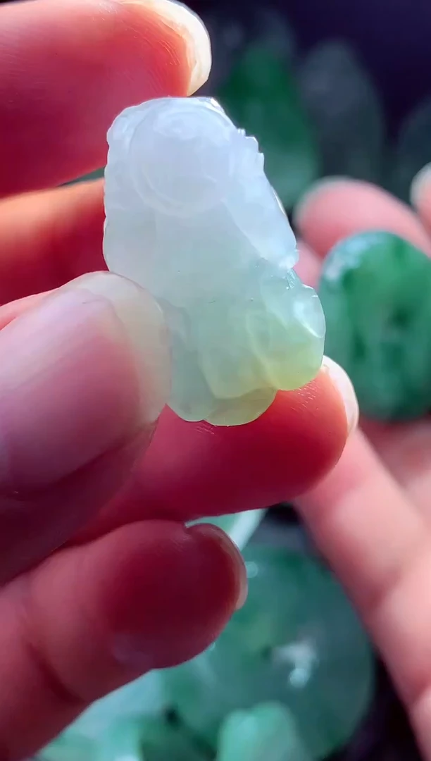 未镶嵌定制翡翠枫*?翡翠毛货定制