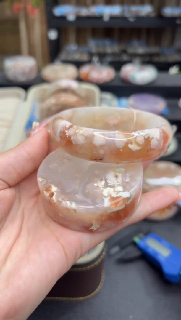 未镶嵌手镯石英质玉64(59圈赠送镯心)