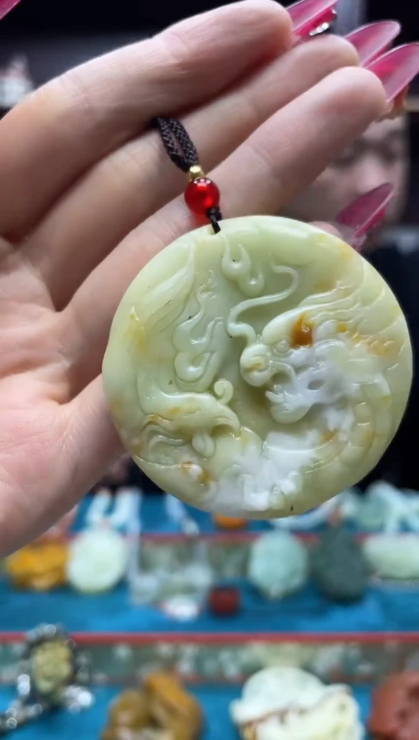 未镶嵌岫玉吊坠·