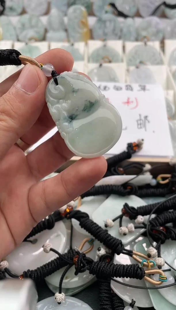 颈饰未镶嵌翡翠26/01/03/27