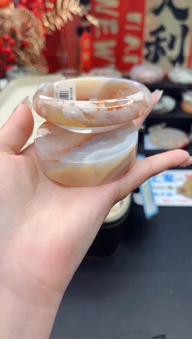 【闪购商品】石英质玉手镯未镶嵌赠送镯心（62圈口）