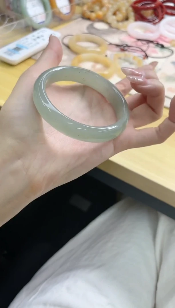 石英质玉手镯未镶嵌149/56.2