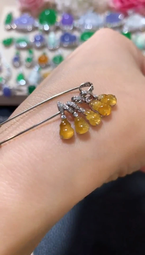 吊坠(不含链)18K金镶嵌翡翠z2多样性一件发货