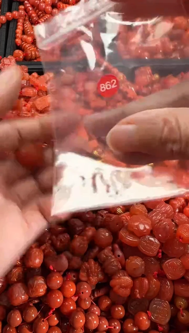 【闪购商品】南红玛瑙颈饰未镶嵌1