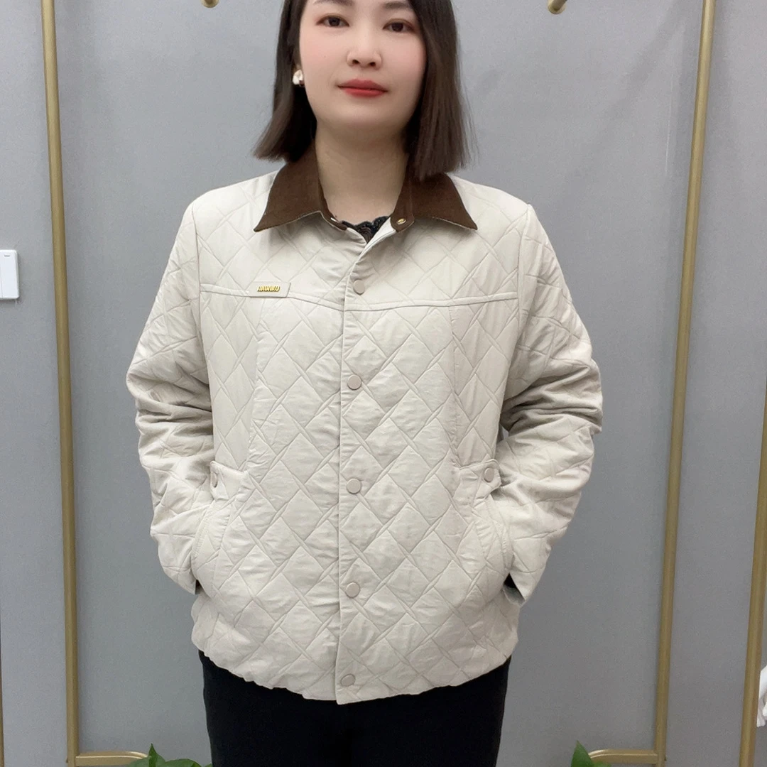 宽松短款小香风中老年女装时尚方领女装纯色女士休闲长袖保暖B613