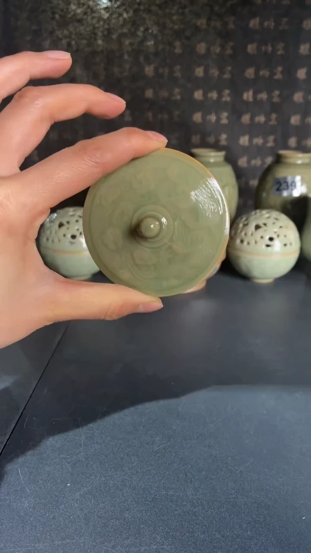 耀州窑仰山青釉落花流水盖子