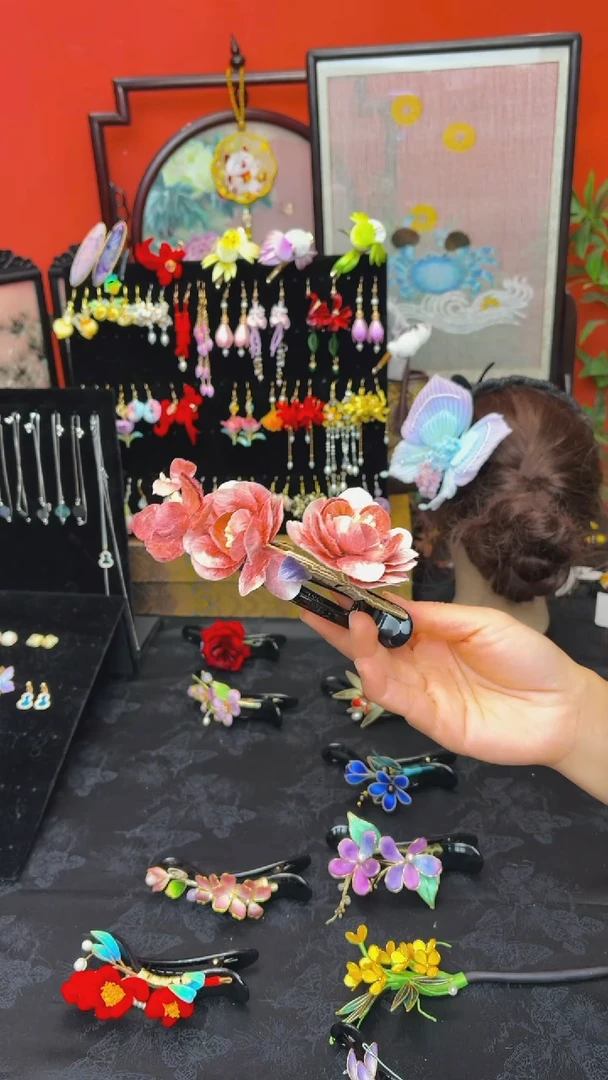 刺绣就*紫非遗手工绒花饰品