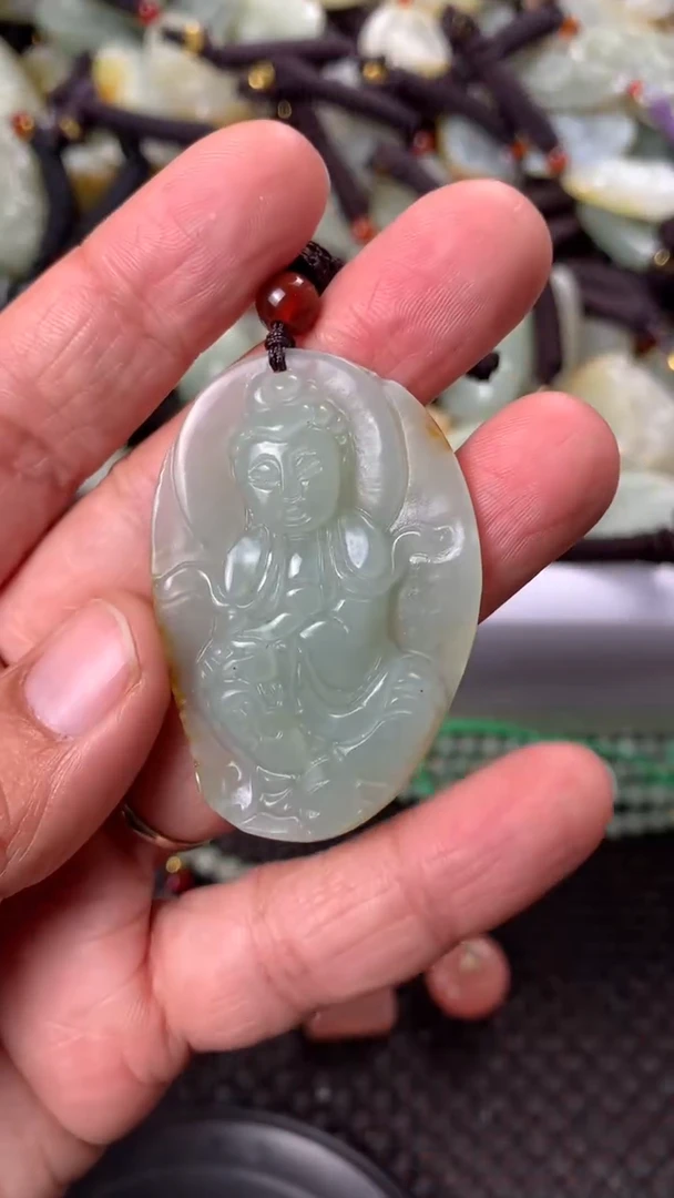 【闪购商品】和田玉颈饰未镶嵌多样性发货没有证书.拍一发一，有瑕