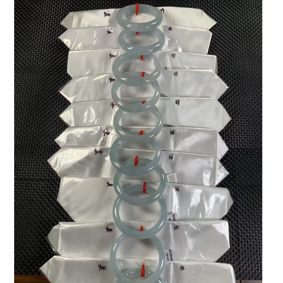 天然缅甸翡翠A货手镯多样性发货，发一件