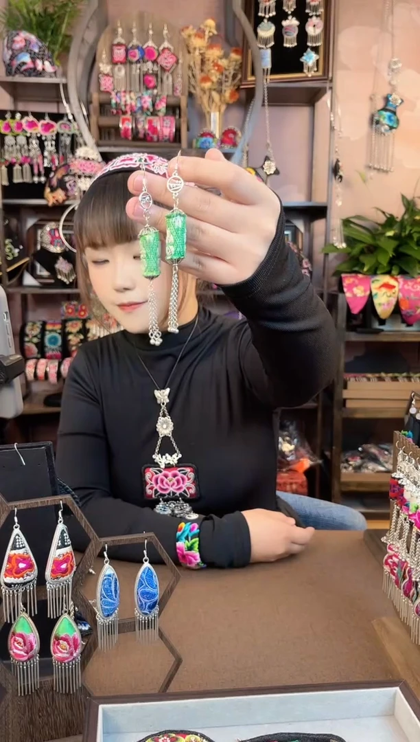 织绣民族风手工非遗老绣饰品163