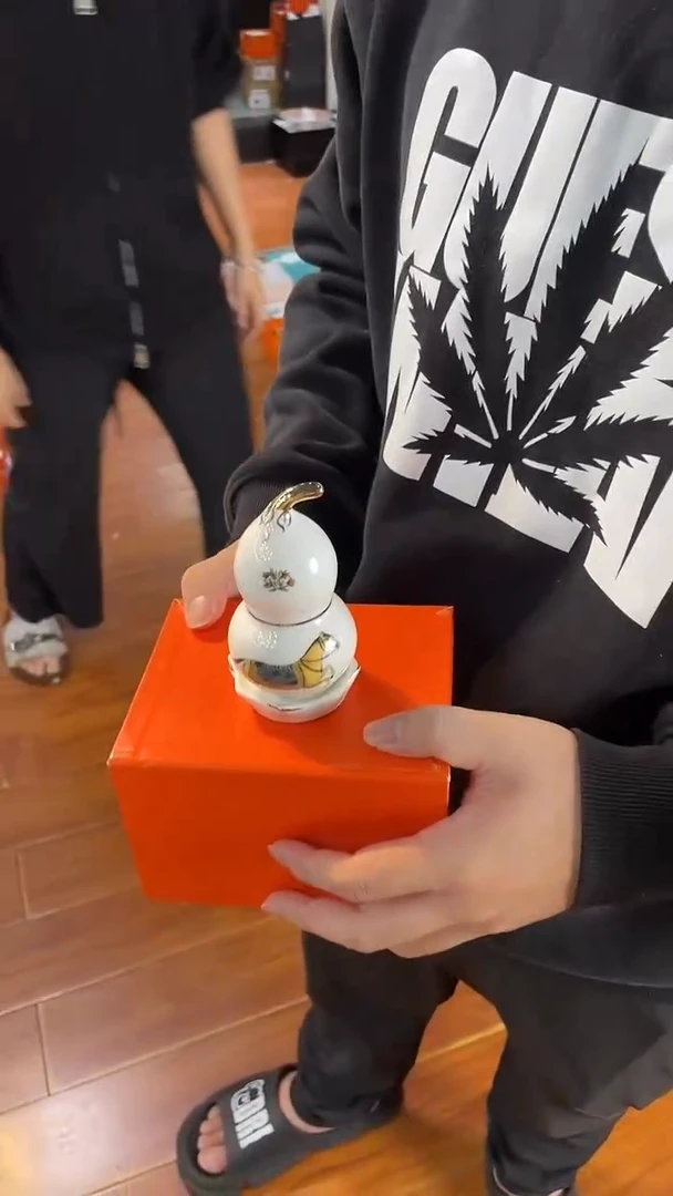 杯鸿辉家品牌瓷器，京东包邮！