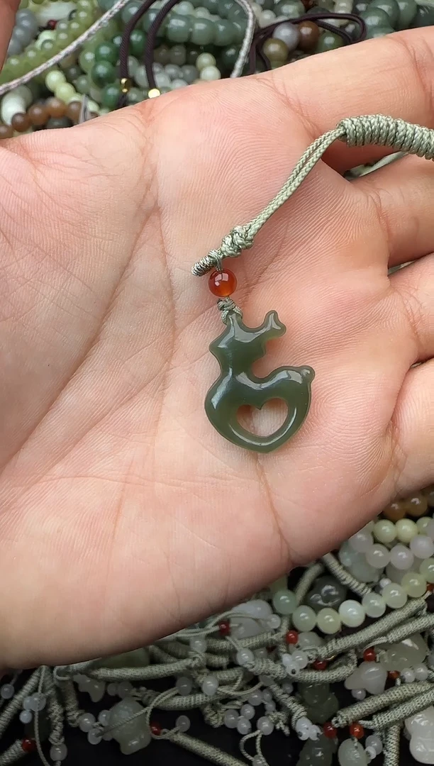 颈饰未镶嵌和田玉拍一发一