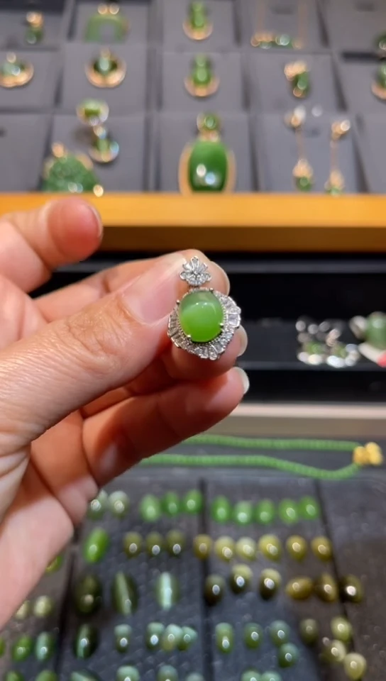 【闪购商品】和田玉碧玉猫眼吊坠银S925镶嵌多样性发一