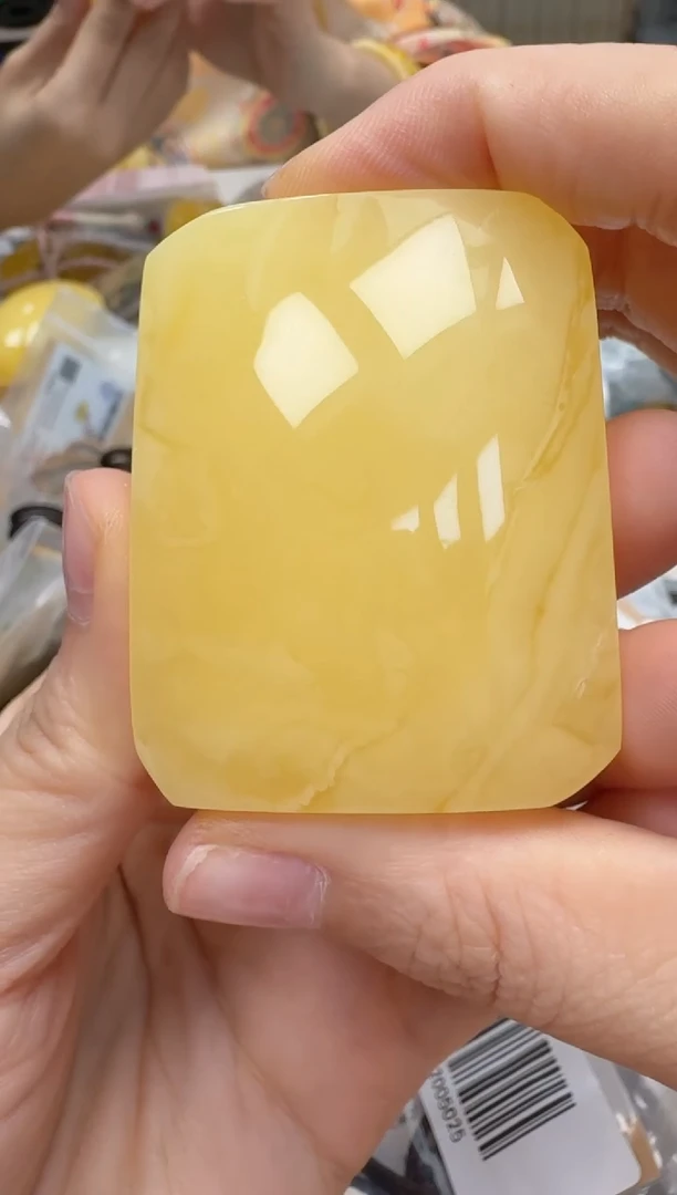 裸石琥珀未镶嵌如图