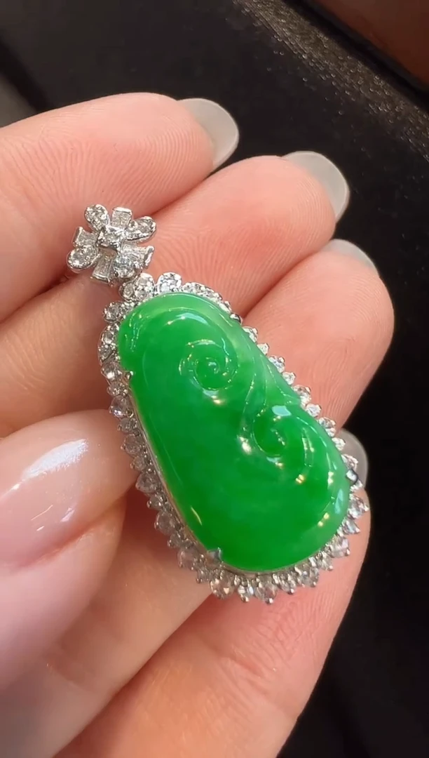 吊坠(不含链)18K金镶嵌翡翠AL6吊坠