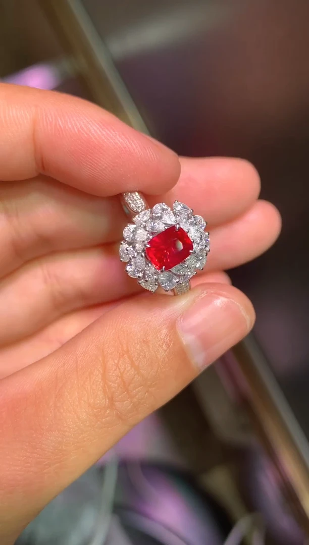 18K金镶嵌戒指红宝石1.14CT   主证