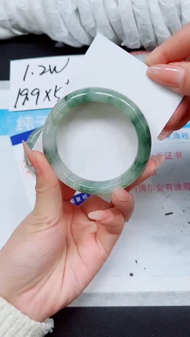 【闪购商品】石英质玉手镯未镶嵌A85-56/57