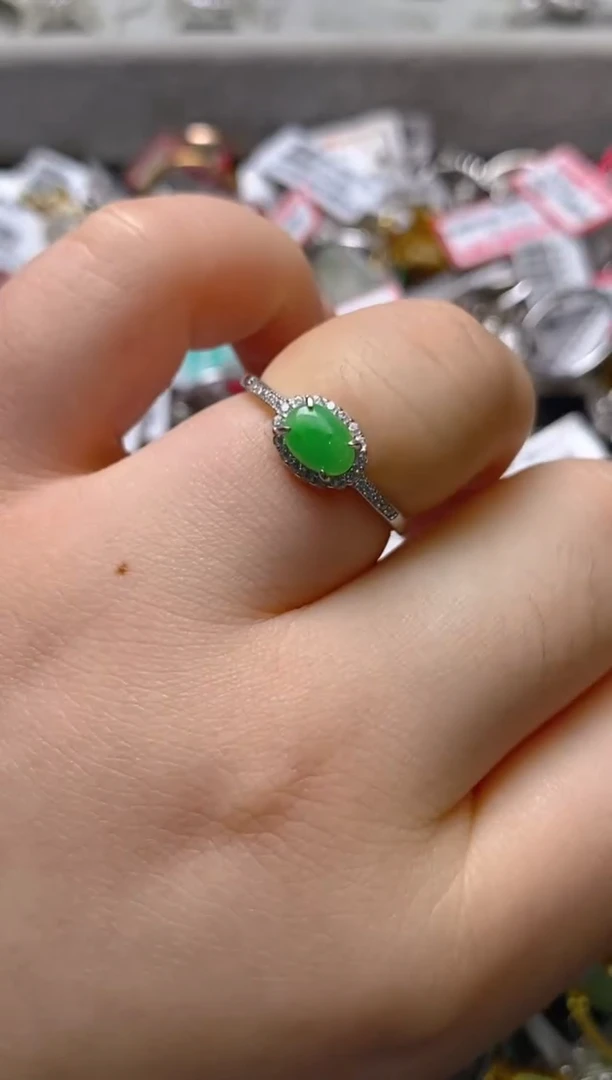 银S925镶嵌戒指翡翠百内无证书