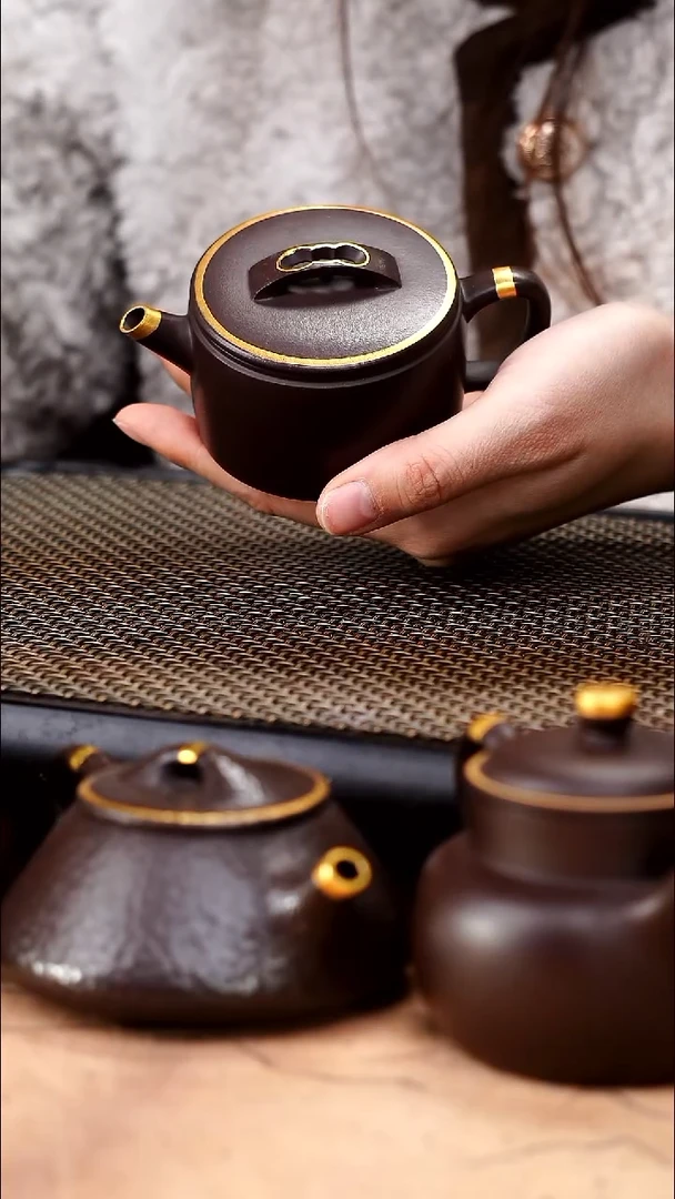 茶壶紫砂四号井茄皮紫泥描金欢喜平底小汉瓦130cc