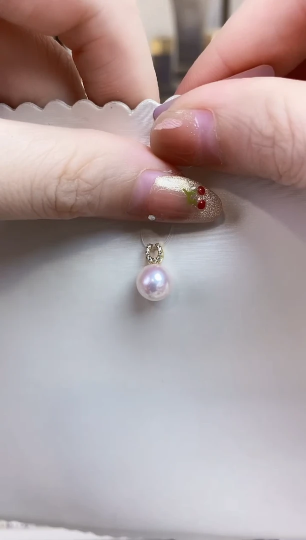海水珍珠18K金镶嵌吊坠(不含链)8-8.5Akoya海水珍珠吊坠