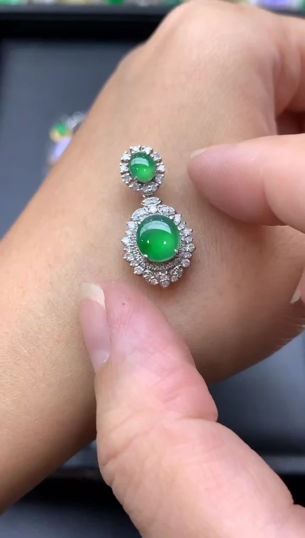 颈饰18K金镶嵌翡翠522-中国好珍宝