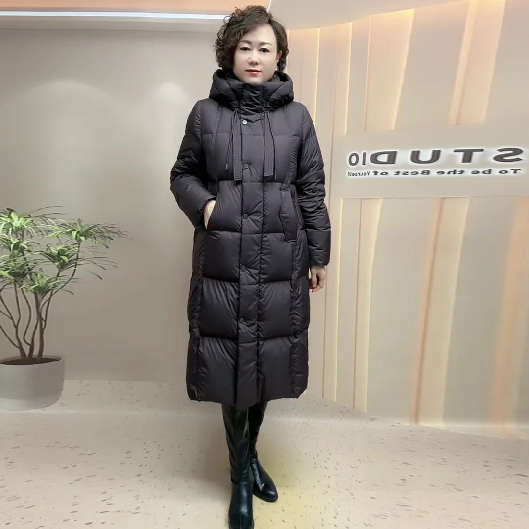 羽绒服中年妈妈时尚洋气高端加厚保暖抗寒冬季长款外套