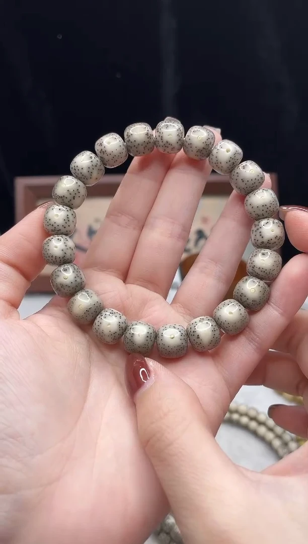 吊坠星月菩提L83 11X10单圈 F08