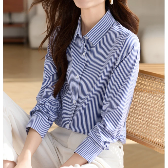 显瘦春季蓝白竖条纹衬衫女长袖简约通勤翻领职业衬衣打底叠穿上衣