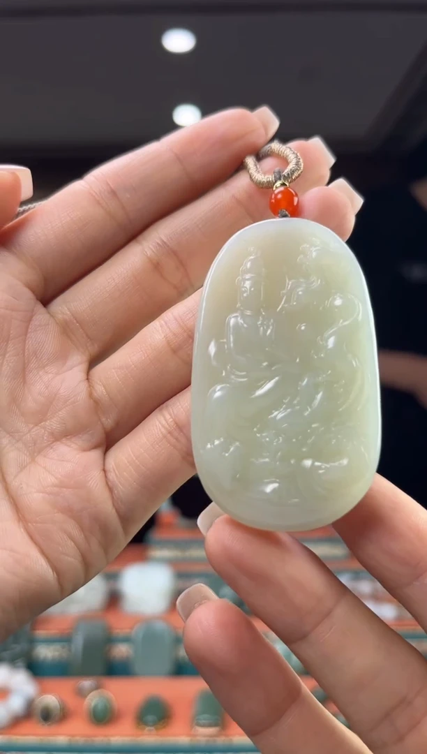 颈饰未镶嵌和田玉佩佩