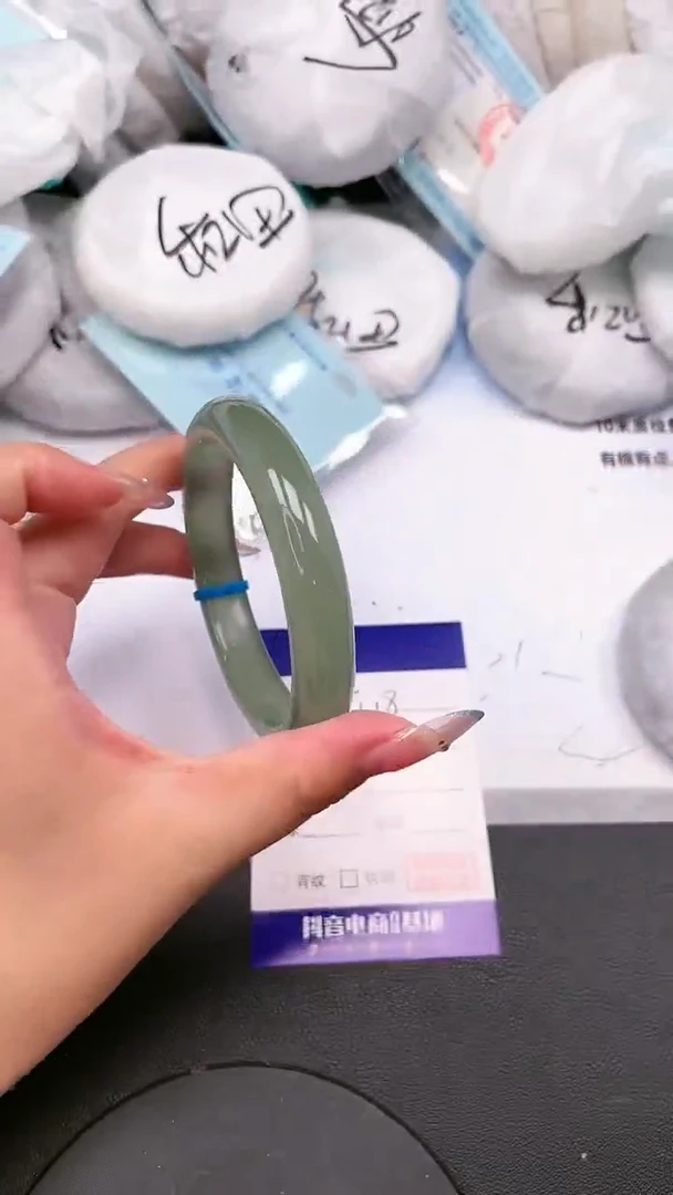 未镶嵌手镯石英质玉07T118-61