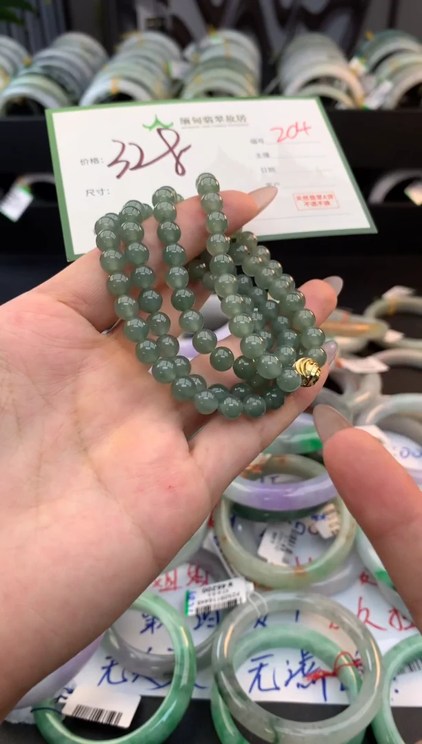 未镶嵌定制翡翠小****?毛货需精细抛光+多人