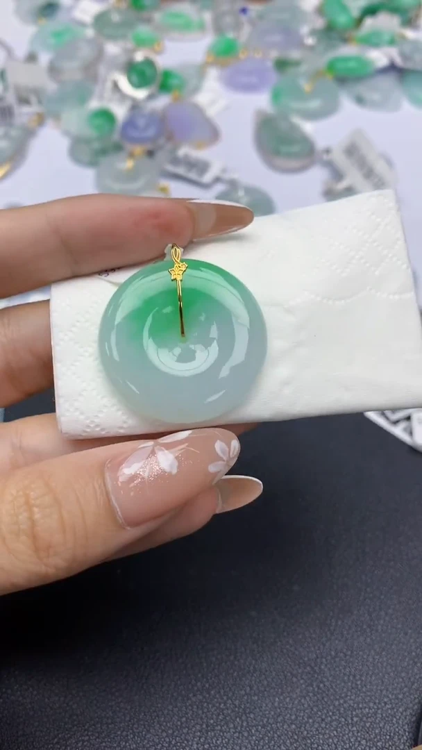 颈饰18K金镶嵌翡翠天然缅甸a货翡翠百元以上9元证书费自理