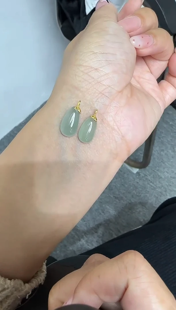 吊坠(不含链)18K金镶嵌翡翠福瓜-多样性发货其一