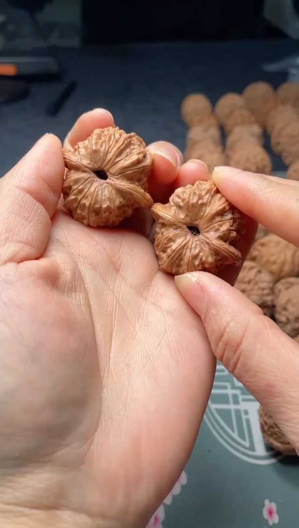 把件文玩核桃w227  血麒麟 37尺