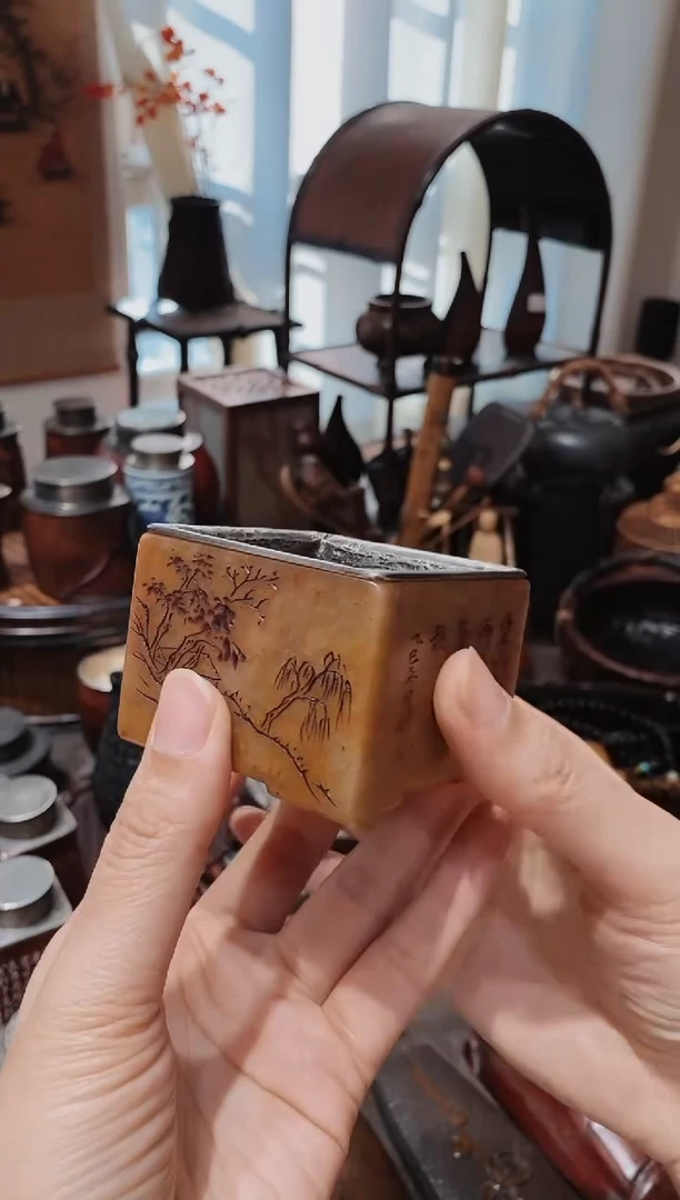 恰****鸟寿山石精品雕刻建水